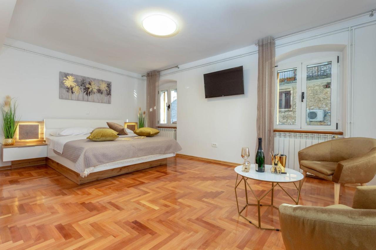 Deluxe Dreamy Room In The Center Of Hvar With Sea View ฮวาร์ ภายนอก รูปภาพ