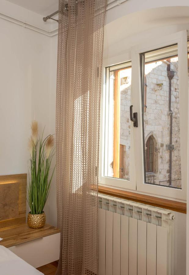 Deluxe Dreamy Room In The Center Of Hvar With Sea View ฮวาร์ ภายนอก รูปภาพ