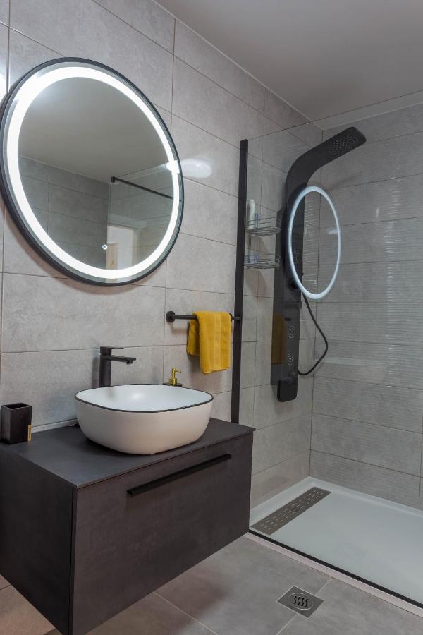 Deluxe Dreamy Room In The Center Of Hvar With Sea View ฮวาร์ ภายนอก รูปภาพ