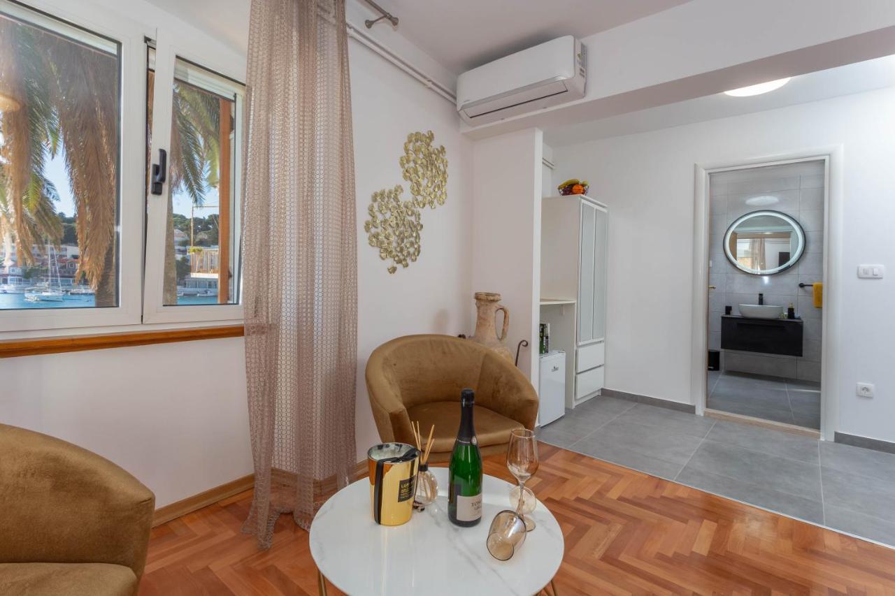 Deluxe Dreamy Room In The Center Of Hvar With Sea View ฮวาร์ ภายนอก รูปภาพ