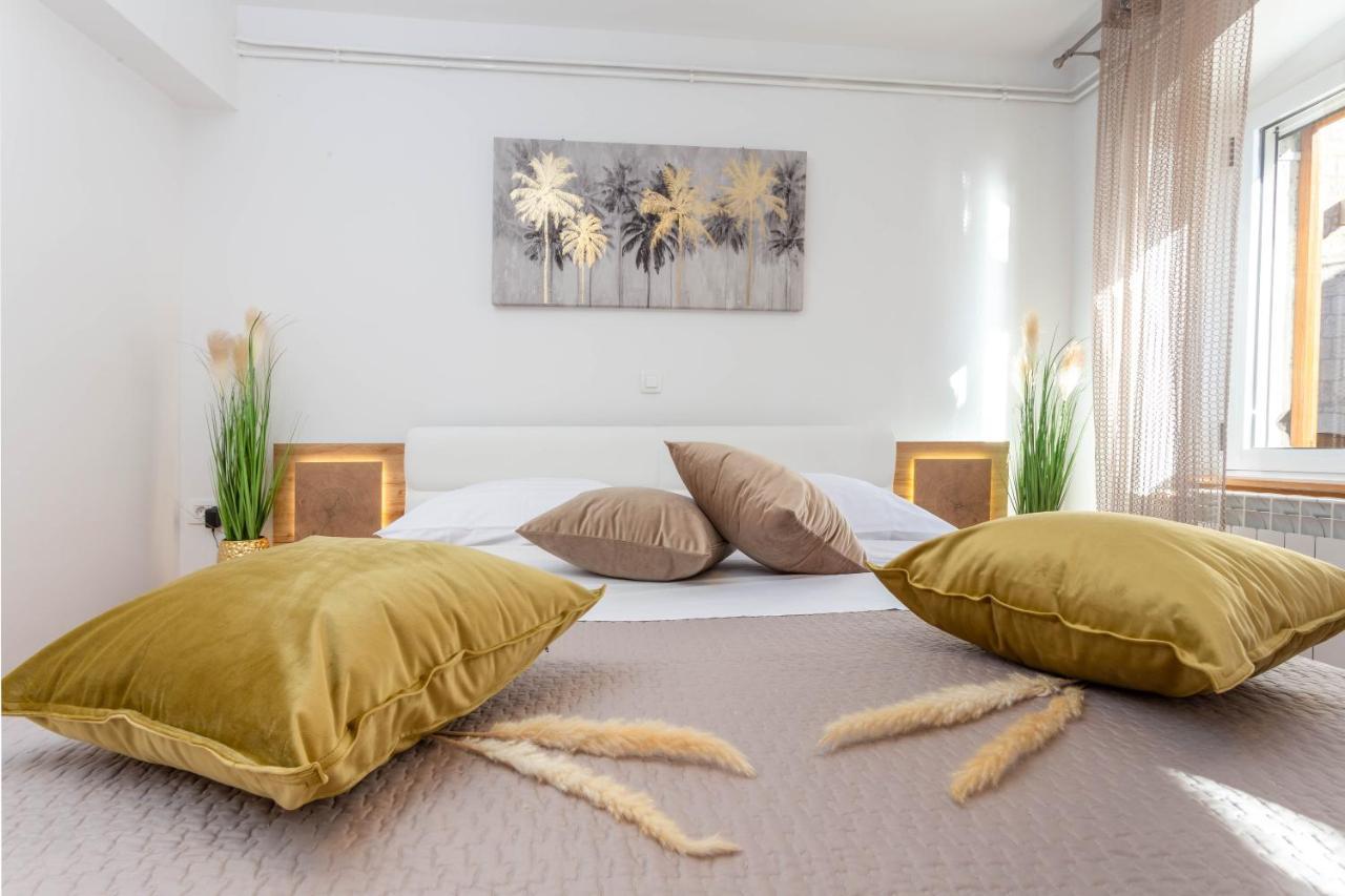 Deluxe Dreamy Room In The Center Of Hvar With Sea View ฮวาร์ ภายนอก รูปภาพ