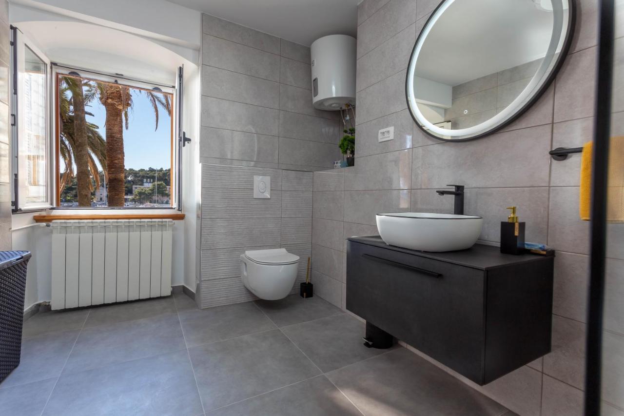 Deluxe Dreamy Room In The Center Of Hvar With Sea View ฮวาร์ ภายนอก รูปภาพ