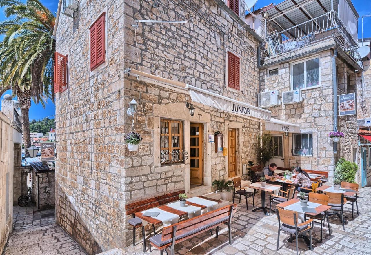 Deluxe Dreamy Room In The Center Of Hvar With Sea View ฮวาร์ ภายนอก รูปภาพ